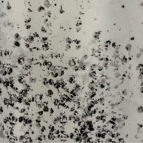 ana Lg Top 3/4 sleeves black white split 1/4 open front geometric print LIKE NEW - Picture 4 of 10